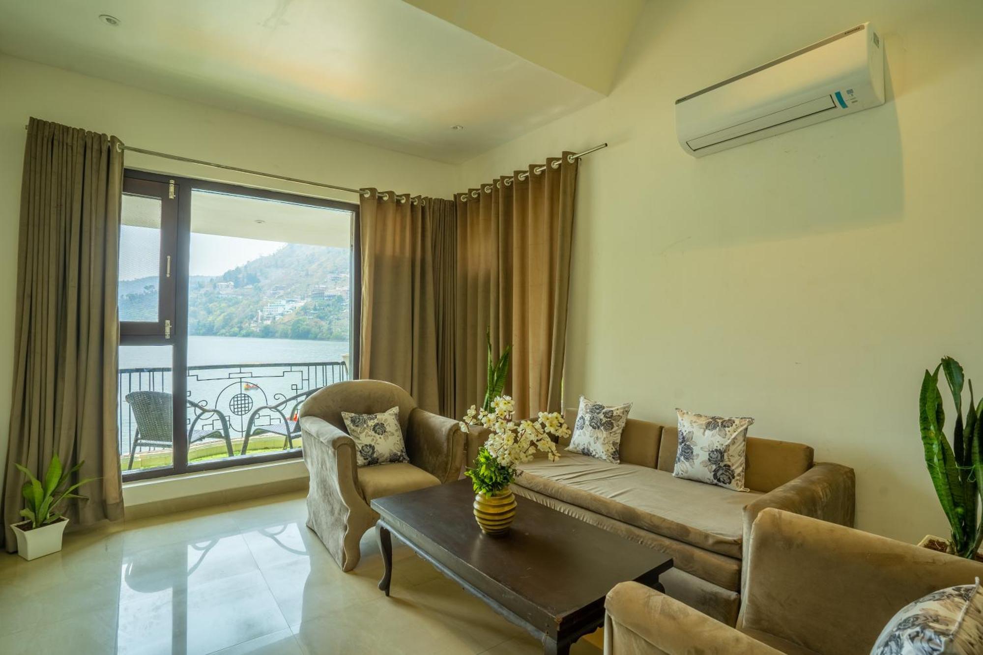 The Lake Hill Nainital Exteriör bild