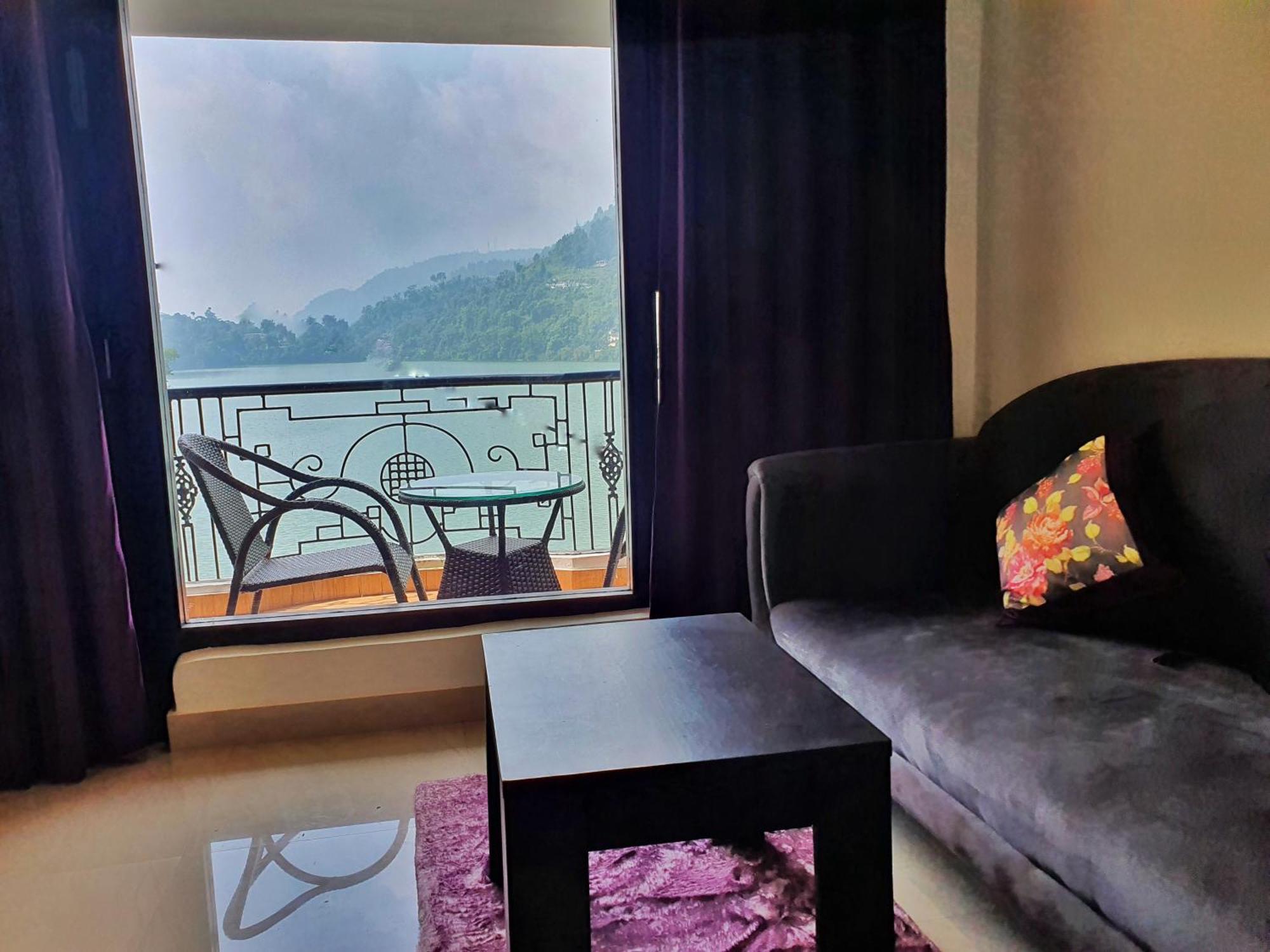 The Lake Hill Nainital Exteriör bild