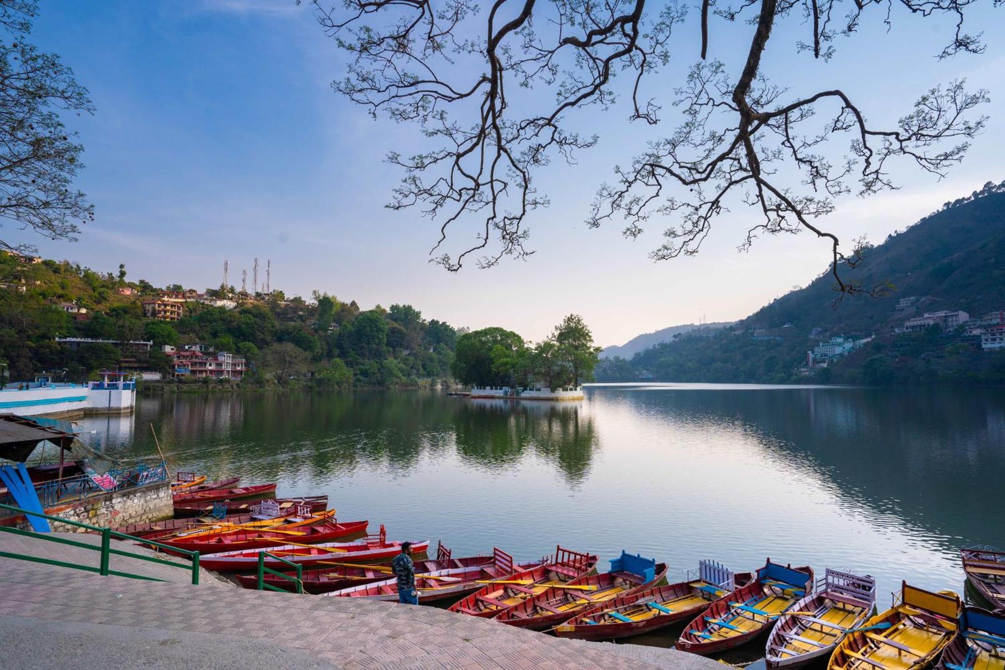 The Lake Hill Nainital Exteriör bild