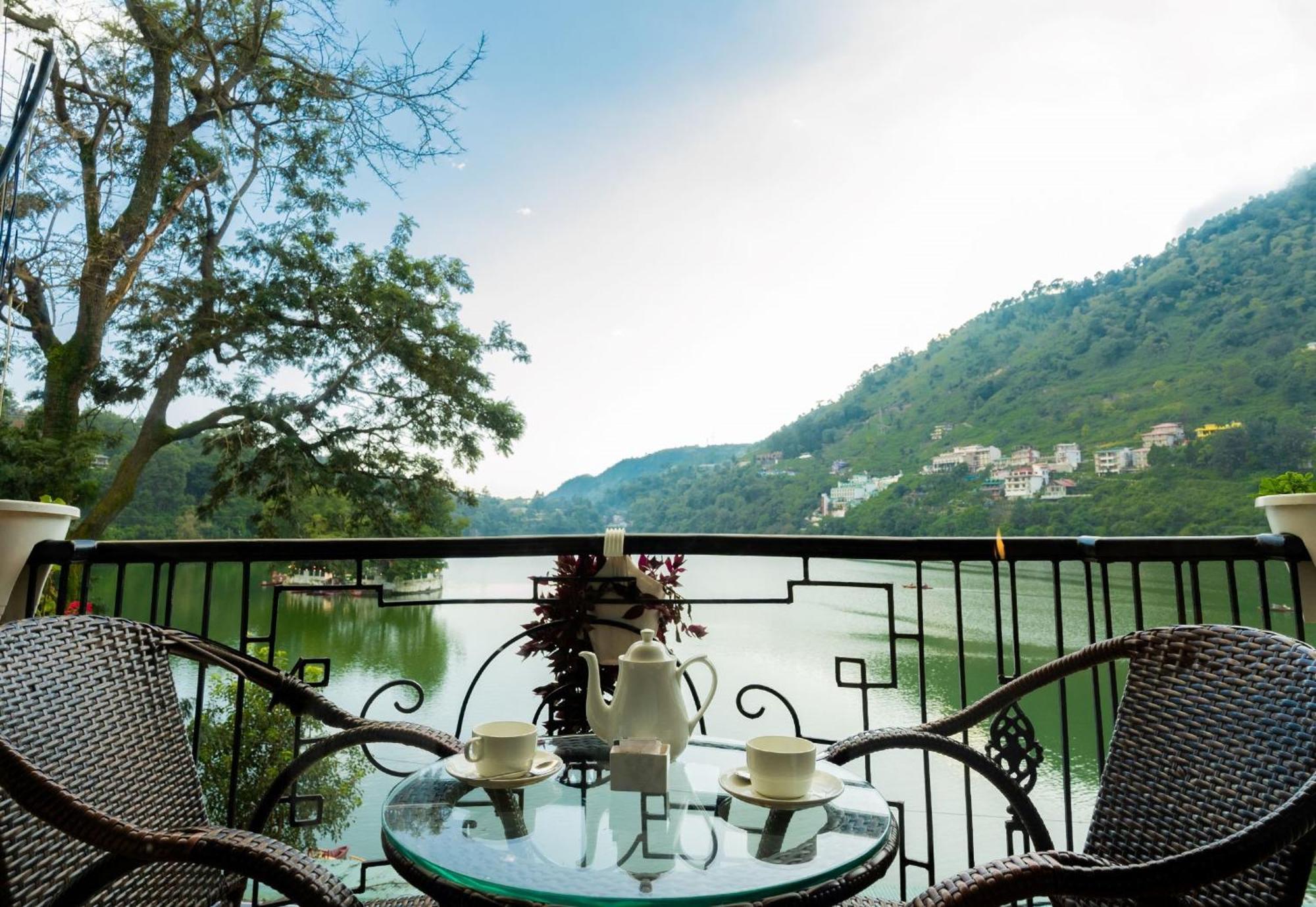 The Lake Hill Nainital Exteriör bild
